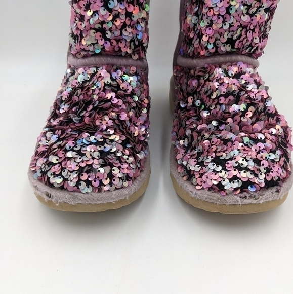UGG Classic Short Stellar Sequin Lilac Frost Sparkle Fur Boot 3Y Youth - Picture 6 of 9